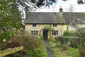 Picture #0 of Property #1529041641 in Green Bottom, Colehill, Wimborne BH21 2LW
