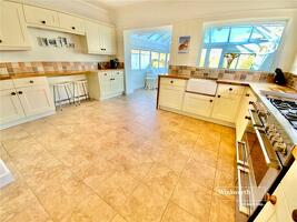 Picture #10 of Property #1533974541 in Shelley Close, Highcliffe, Christchurch BH23 4HW