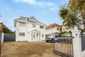 Picture #0 of Property #1539881541 in Panorama Road, Poole BH13 7RA