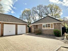 Picture #0 of Property #1542826641 in Mandalay Close, Verwood BH31 6LR