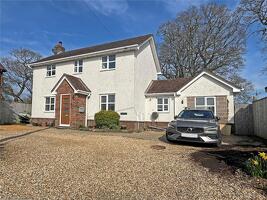 Picture #0 of Property #1546985541 in Everton Road, Hordle, Lymington SO41 0FF