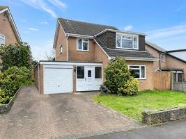 Picture #0 of Property #1552097541 in Hayward Crescent, Verwood BH31 6JS