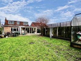 Picture #0 of Property #1554195441 in Highfield Road, Ringwood BH24 1RF