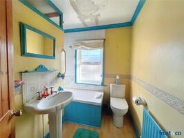 Picture #9 of Property #1554200241 in Salterns Road, Lower Parkstone, Poole BH14 8BN