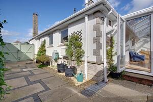 Picture #18 of Property #1565482341 in Braemar Avenue, Hengistbury Head, Bournemouth BH6 4JF