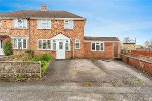 Picture #0 of Property #1566451641 in Causeway Crescent, Totton, Southampton SO40 3AY
