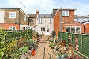 Picture #14 of Property #1567861641 in Downs Park Crescent, Southampton SO40 9GQ
