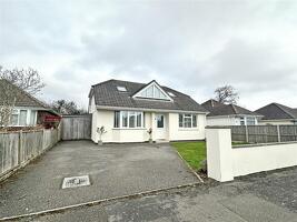 Picture #0 of Property #1580016231 in Longfield Road, Hordle, Lymington SO41 0HH