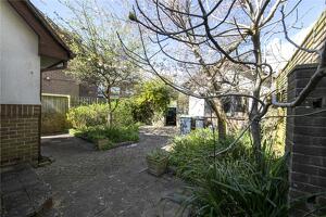 Picture #12 of Property #1589627331 in Queens Avenue, Christchurch BH23 1BZ