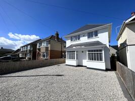 Picture #28 of Property #1590448641 in Vicarage Road, Oakdale, POOLE BH15 3BA