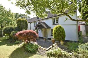 Picture #0 of Property #1591125141 in Beaucroft Road, Colehill, Wimborne BH21 2QW
