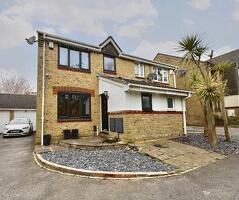 Picture #0 of Property #1592515641 in Lake Road, Hamworthy, Poole BH15 4LN