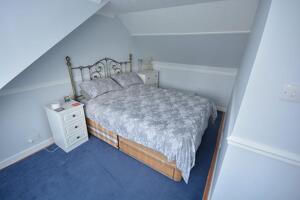 Picture #11 of Property #1593352131 in Fontmell Road, Broadstone BH18 8NL