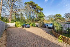 Picture #17 of Property #1596261441 in Sandringham Road, Lower Parkstone, Poole BH14 8TH