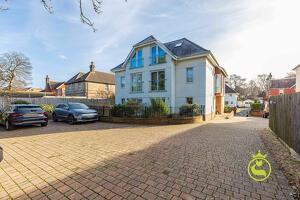 Picture #19 of Property #1596261441 in Sandringham Road, Lower Parkstone, Poole BH14 8TH