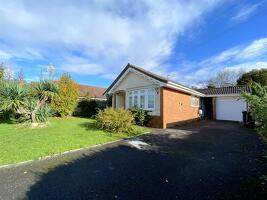 Picture #0 of Property #1596309141 in Acacia Avenue, Verwood BH31 6XF