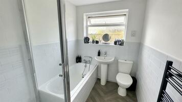 Picture #9 of Property #1596794541 in Haymoor Road, Oakdale, Poole BH15 3NT