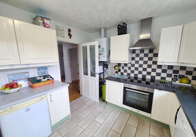 Picture #3 of Property #1599865641 in Milverton Road, Eling, Totton SO40 9GU