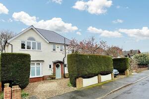 Picture #0 of Property #1600996641 in Brackendale Road, Bournemouth BH8 9JA