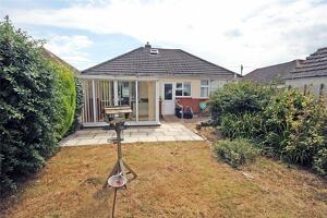 Picture #1 of Property #1610568921 in Chiltern Drive, Barton on Sea, New Milton BH25 7JY