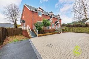 Picture #0 of Property #1612901541 in Tatnam Road, Poole BH15 2DP
