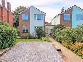 Picture #16 of Property #1620378831 in Wimborne Road, Oakdale, POOLE BH15 3EE