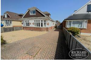 Picture #0 of Property #1621207341 in Mudeford  Christchurch BH23 3JZ