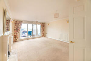 Picture #3 of Property #1624402341 in Moriconium Quay, Lake Avenue, Poole BH15 4QP