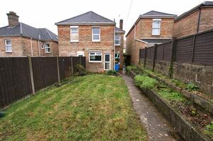 Picture #9 of Property #1625342541 in Francis Road, Poole BH12 2AT