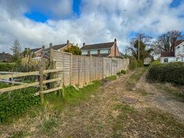 Picture #5 of Property #1627440741 in Garages, Hinton Martell, Wimborne BH21 7HG