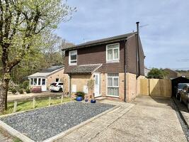 Picture #0 of Property #1630357641 in Meadowsweet Road, Creekmoor, Poole BH17 7XU