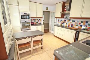 Picture #4 of Property #1650877131 in Arnolds Close, Barton on Sea, New Milton BH25 7JW