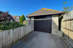 Picture #14 of Property #1650905931 in Cauldron Barn Road, Swanage BH19 1QF
