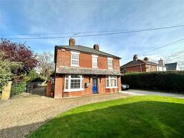 Picture #0 of Property #1653615141 in Hightown Road, Ringwood BH24 1NL