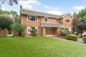Picture #0 of Property #1658578641 in Dornie Road, Canford Cliffs, Poole BH13 7NL