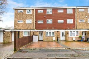 Picture #0 of Property #1658847441 in Dayrell Close, Calmore, Southampton SO40 2SL