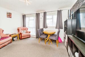 Picture #5 of Property #1658847441 in Dayrell Close, Calmore, Southampton SO40 2SL