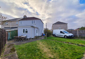 Picture #2 of Property #1660351341 in Causeway Crescent, Totton SO40 3AX