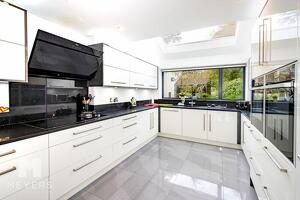 Picture #9 of Property #1661424141 in Grosvenor Close, Ashley Heath, Ringwood BH24 2HG
