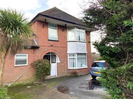 Picture #0 of Property #1662849141 in Hennings Park Road, Poole BH15 3QU