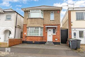 Picture #0 of Property #1666618641 in Green Road, Charminster BH9 1DX