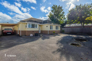 Picture #0 of Property #1668311541 in Clarendon Road, Christchurch BH23 2AB