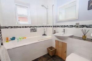 Picture #14 of Property #1672358541 in Christchurch BH23 1QX