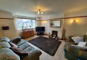 Picture #2 of Property #1675567641 in Milverton Close, Eling SO40 9GS