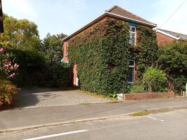 Picture #0 of Property #1679918931 in Osborne Road, Southampton SO40 9DN