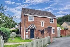 Picture #0 of Property #1680711141 in Kiln Way, Verwood BH31 6GE