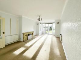 Picture #1 of Property #1682929341 in Park Drive, Verwood BH31 7PE