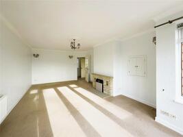 Picture #4 of Property #1682929341 in Park Drive, Verwood BH31 7PE