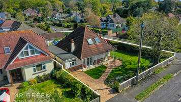 Picture #2 of Property #1689642741 in Cross Ways, Christchurch BH23 2PH