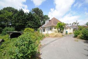 Picture #1 of Property #1695922731 in Constitution Hill Road, Lower Parkstone, Poole BH14 0QB